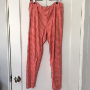 LuLaRoe Leggings - TC EUC Stripey Hearts!